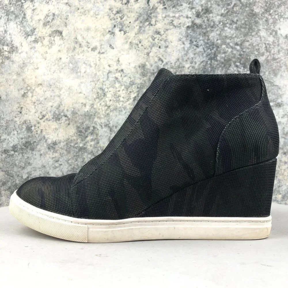Linea Paolo Women's 8M Felicia Pattern Black Green Camo High Heel Wedge Booties